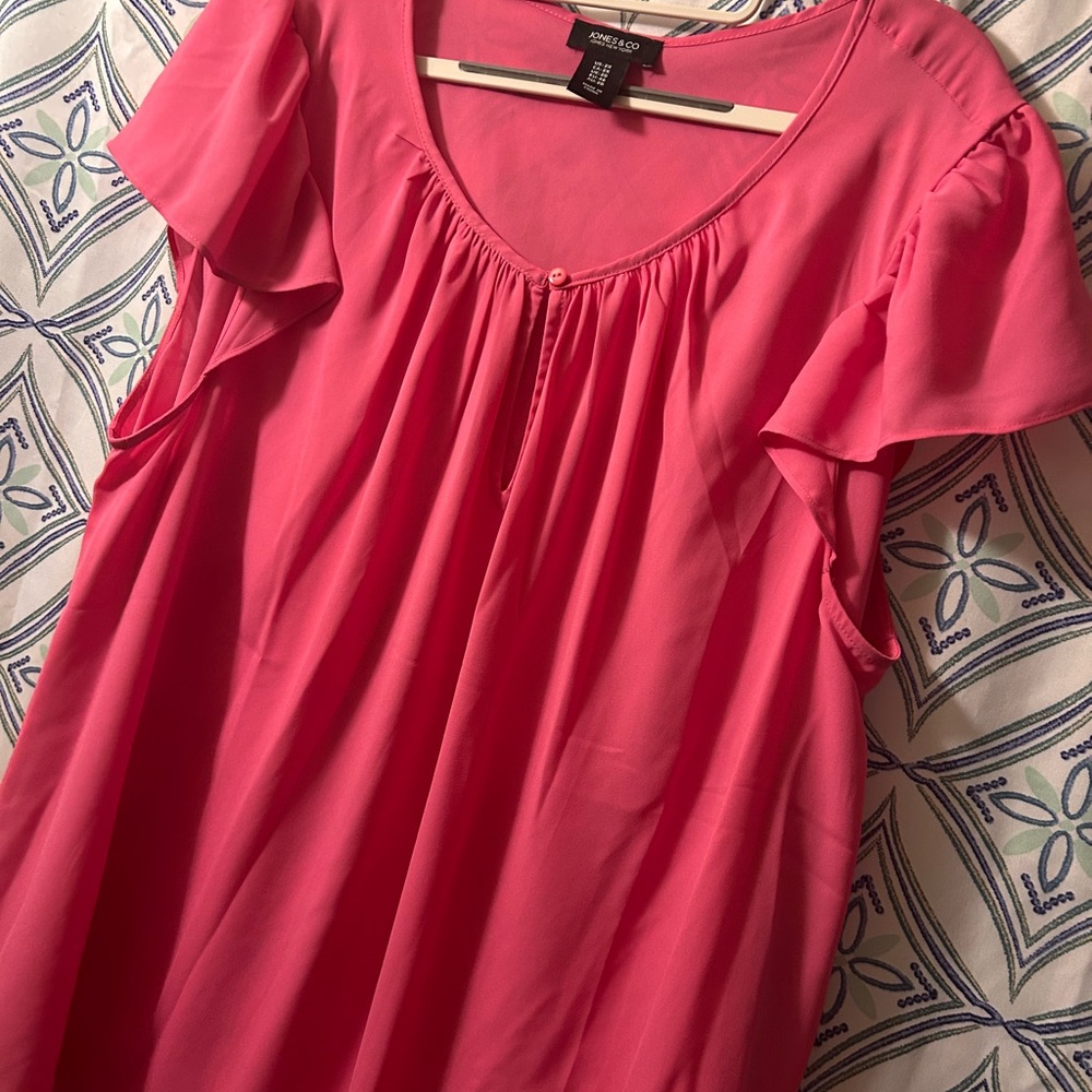 JONES AND CO Pink Flutter Sleeve Blouse with Button Keyhole Front, versatile